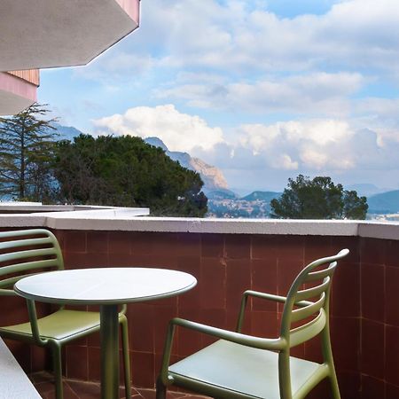 Checkin Montserrat Collbato Exterior photo