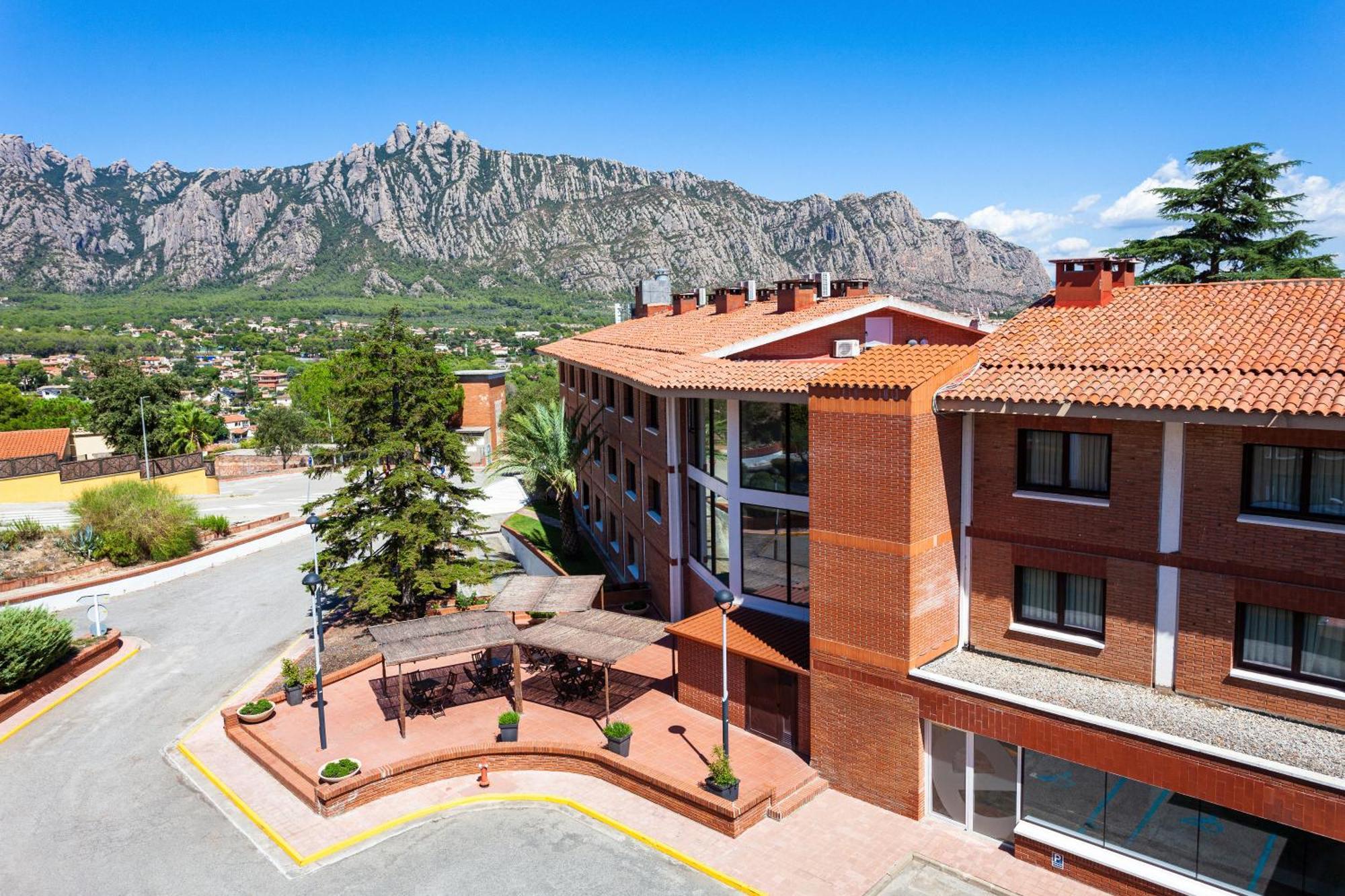 Checkin Montserrat Collbato Exterior photo