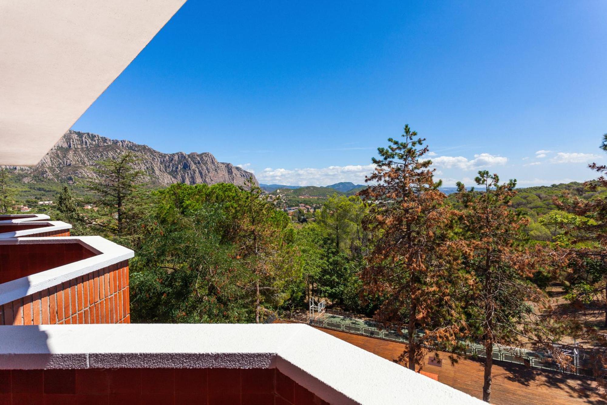 Checkin Montserrat Collbato Exterior photo